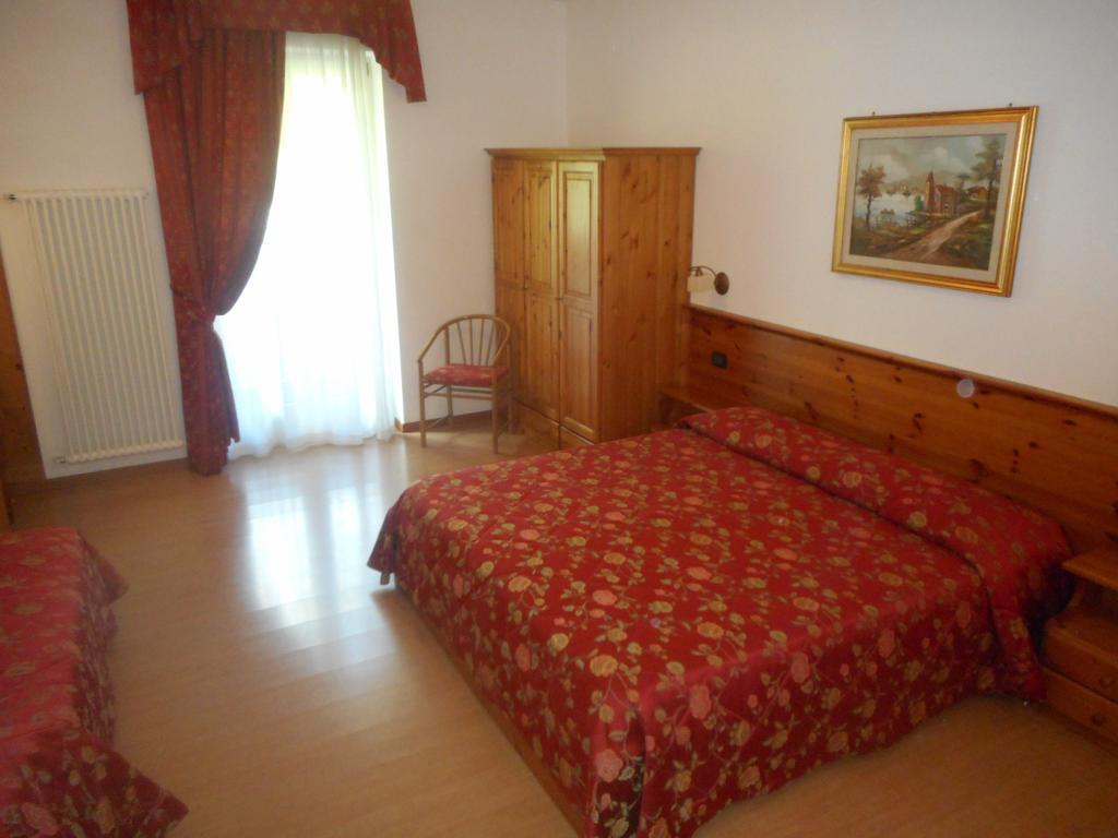 Garni Lago Alpino Molveno Kamer foto